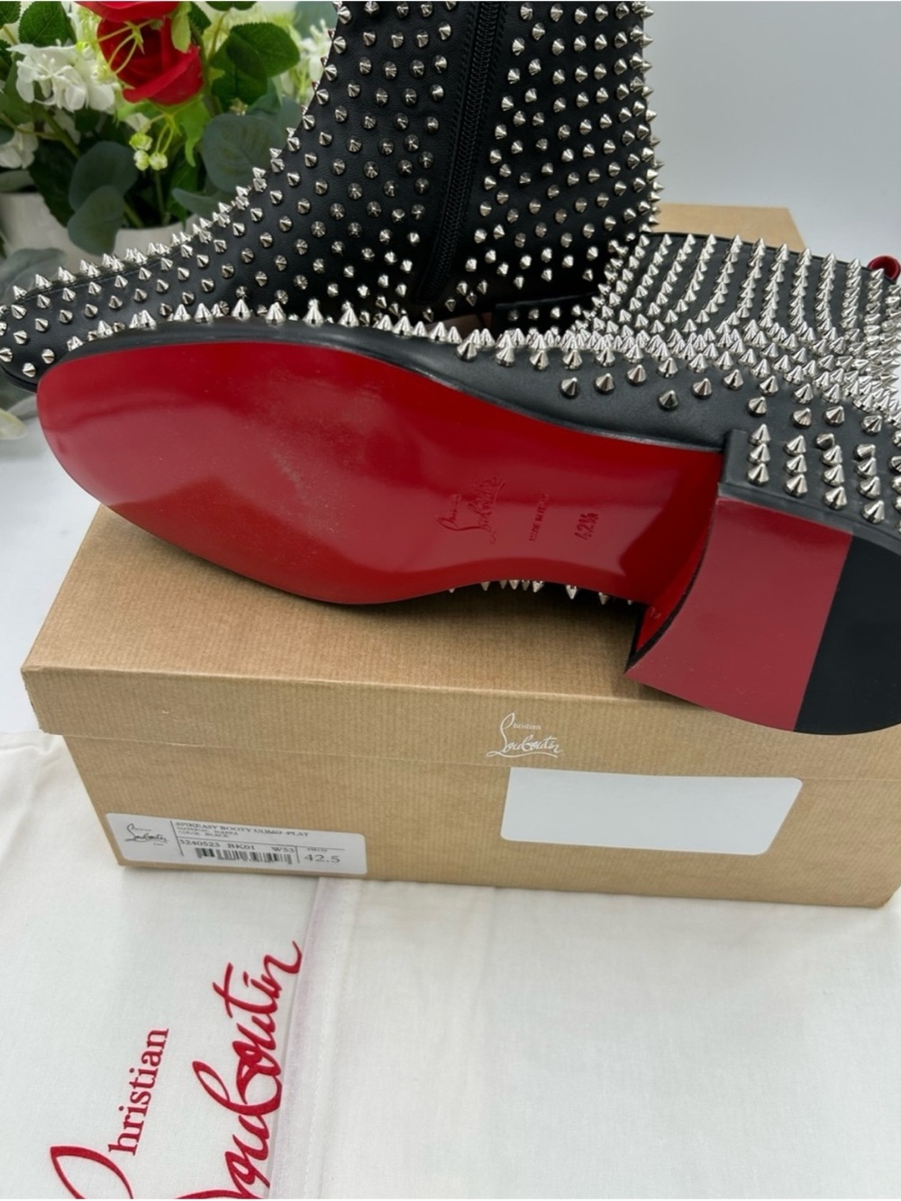 Men's Christian Louboutin
SPIKEASY studded leather ankle boots size 42.5 - Picture 7 of 8